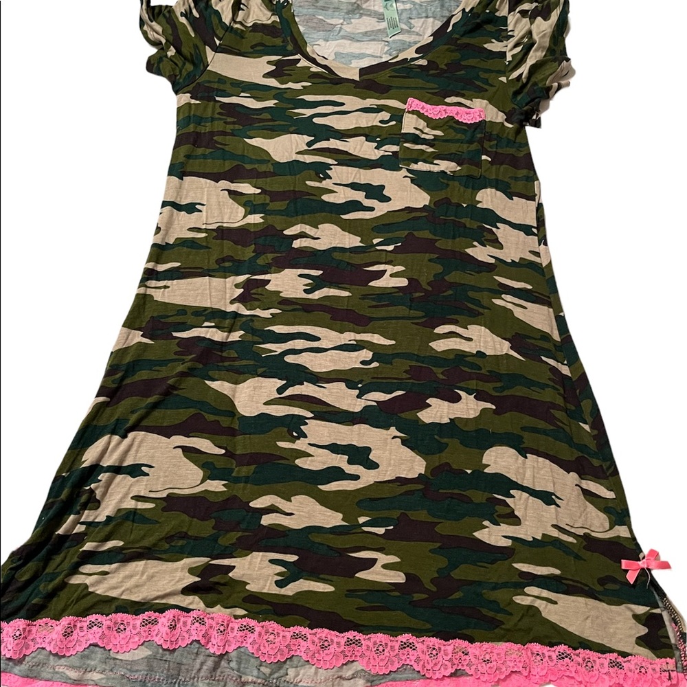 Honeydew Camo Sleepshirt S